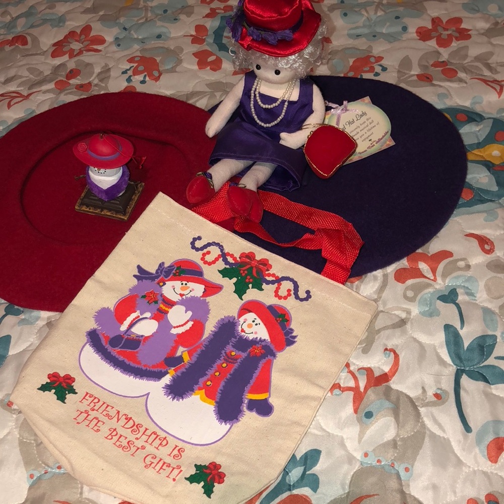 Red Hat Society Green Tree Musical Doll